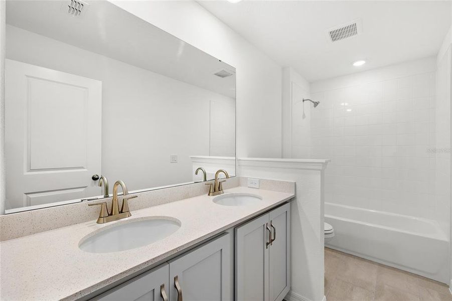 Furnished interior view inside a new home in , Kissimmee (Image 9).