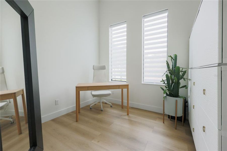 Furnished interior view inside a new home in , Port Charlotte (Image 43).