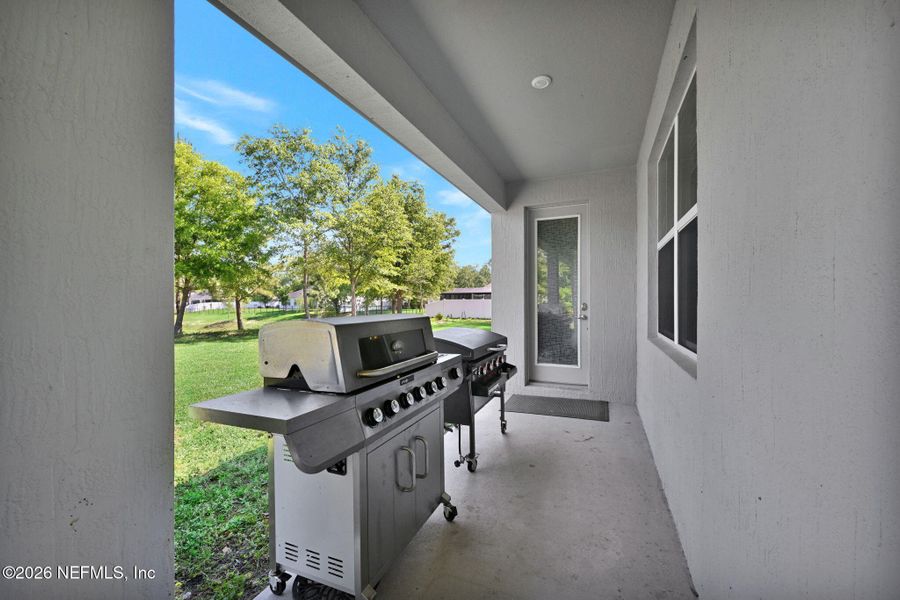 Exterior details and patio area of a home in , Middleburg (Image 37).