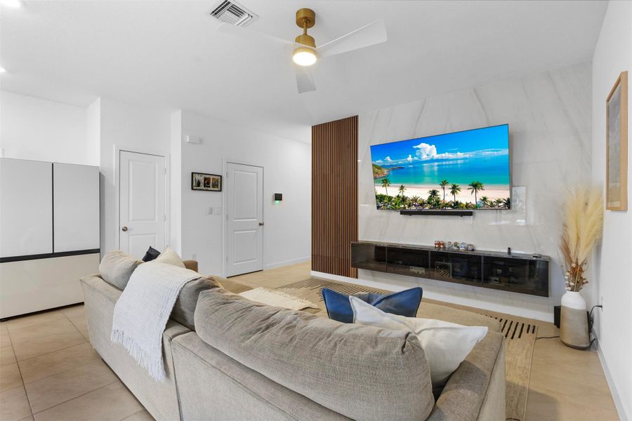 Furnished interior view inside a new home in , Pompano Beach (Image 12).