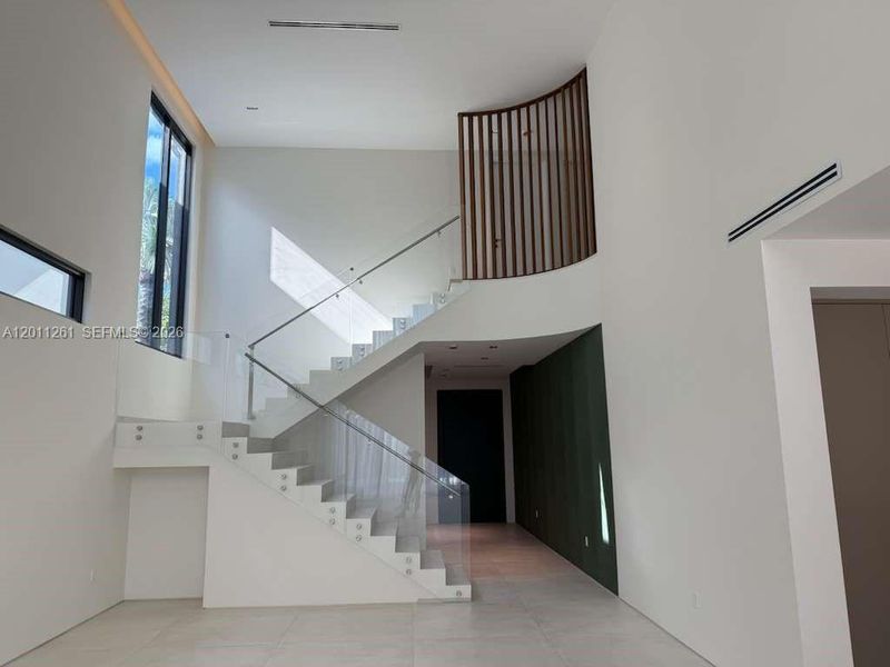 Spacious, unfurnished interior of a new home in , Miami (Image 20).