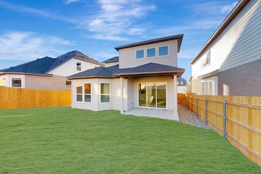 Exterior details and patio area of a home in Cedar Brook, Leander (Image 2).