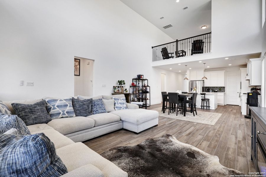 Furnished interior view inside a new home in Cibolo Canyons 50', San Antonio (Image 12). Furnished interior view inside a new home in Cibolo Canyons 50', San Antonio (Image 12).