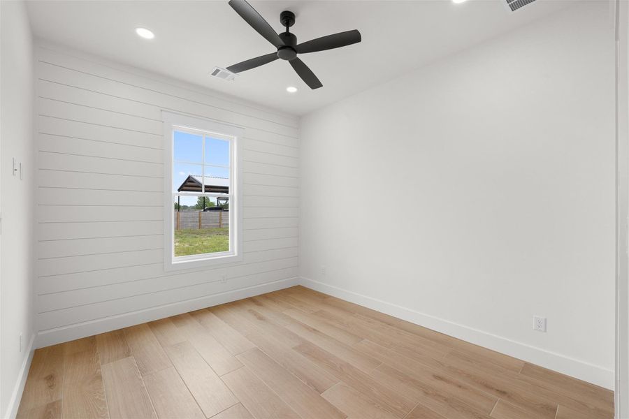 Spacious, unfurnished interior of a new home in , Snook (Image 37).