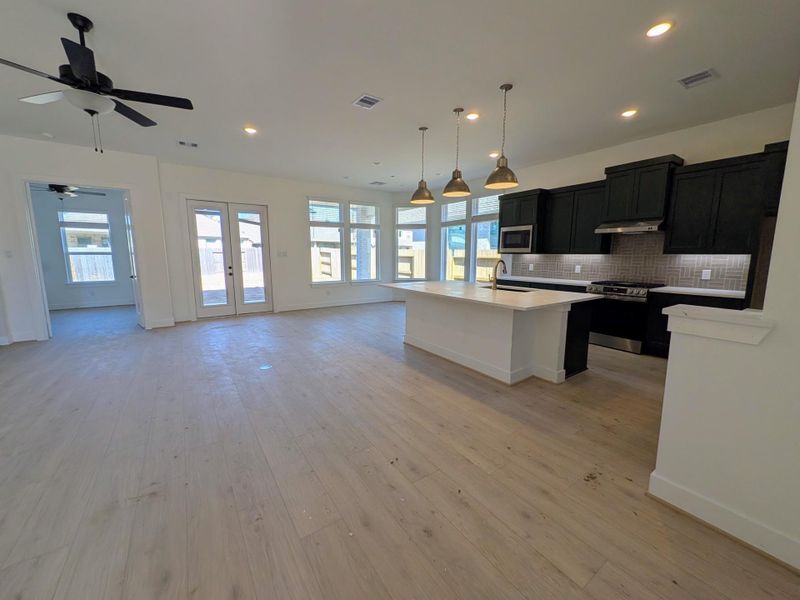 Spacious, unfurnished interior of a new home in Artavia, Conroe (Image 11).