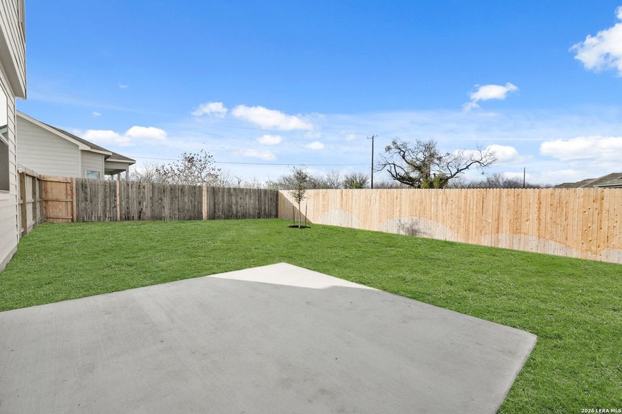 Exterior details and patio area of a home in Blue Ridge Ranch, San Antonio (Image 3).