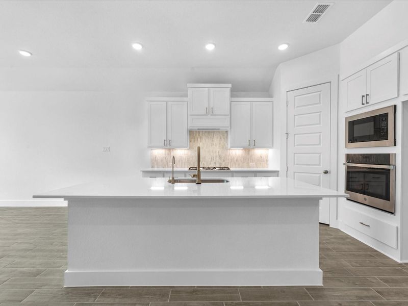 Furnished interior view inside a new home in Tompkins Reserve, Katy (Image 6). Furnished interior view inside a new home in Tompkins Reserve, Katy (Image 6).