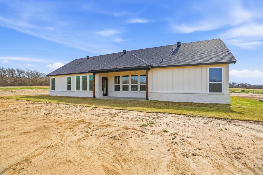 Exterior details and patio area of a home in Taylor Ranch, Springtown (Image 26).