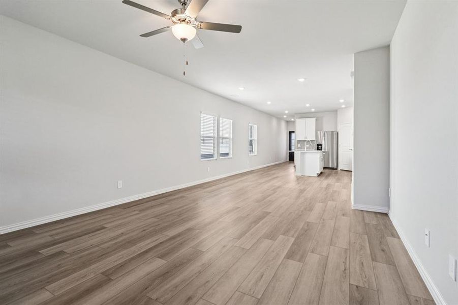 Spacious, unfurnished interior of a new home in Lakehaven - Spring Series, Farmersville (Image 20).