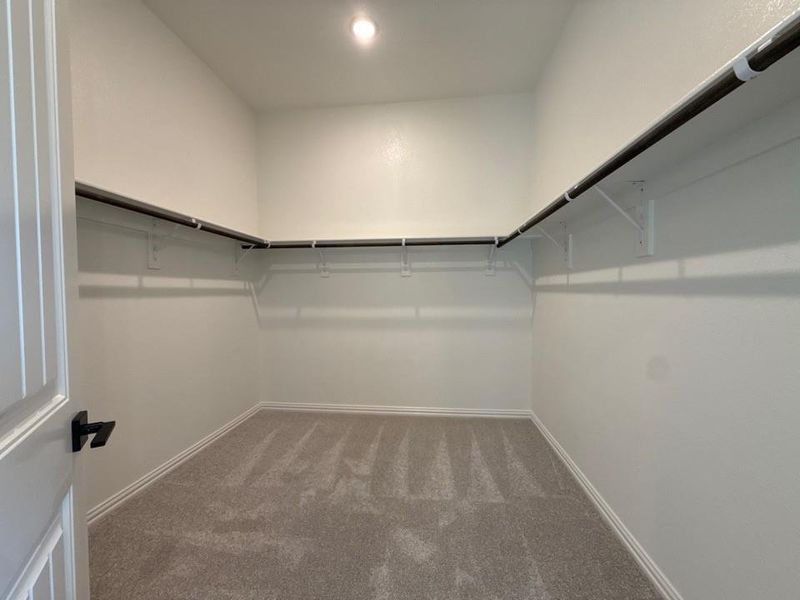 Spacious, unfurnished interior of a new home in Oak Grove Addition, Springtown (Image 19).