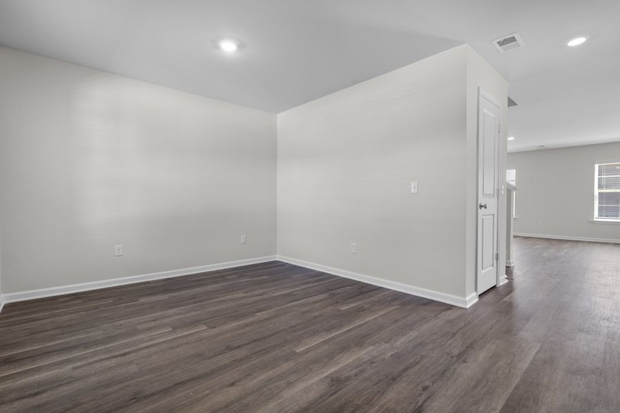 Representative unfurnished interior of a home built from the Willow Select M by McGuinn Homes in Broadway Lake, Anderson (Image 11). Representative unfurnished interior of a home built from the Willow Select M by McGuinn Homes in Broadway Lake, Anderson (Image 11).