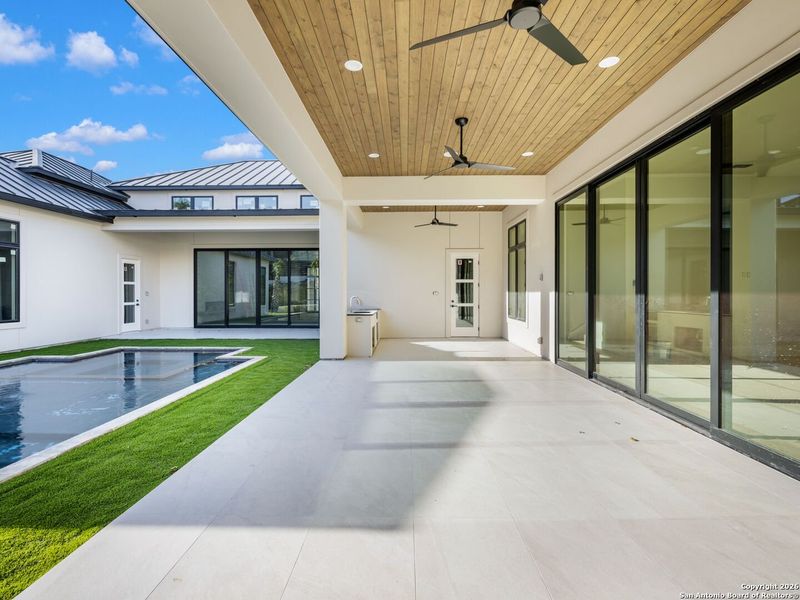 Exterior details and patio area of a home in , San Antonio (Image 17).