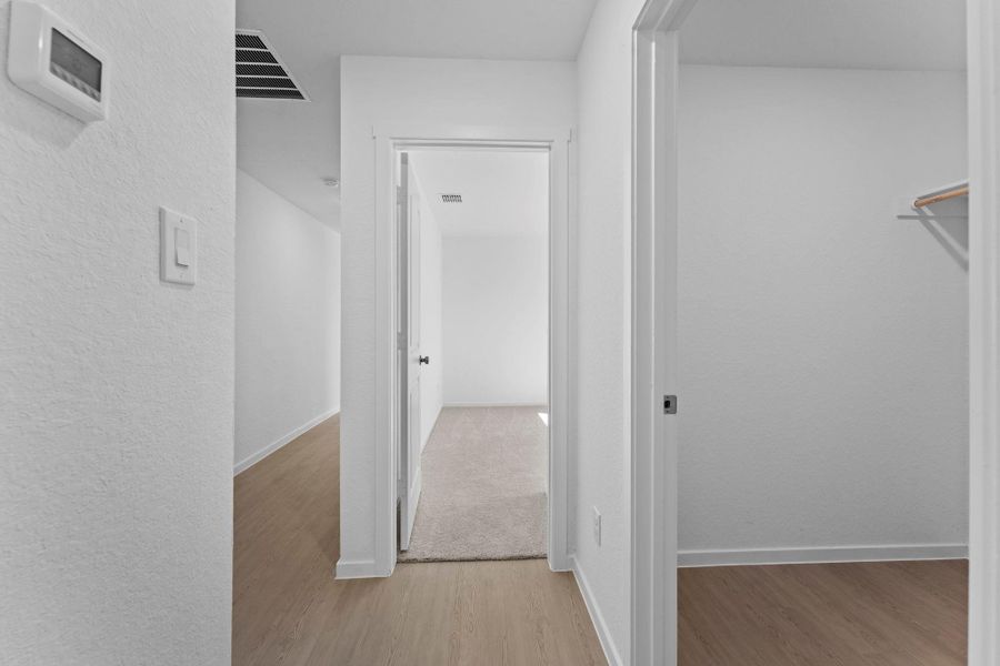 Spacious, unfurnished interior of a new home in Friendship Oaks, Fredericksburg (Image 13).