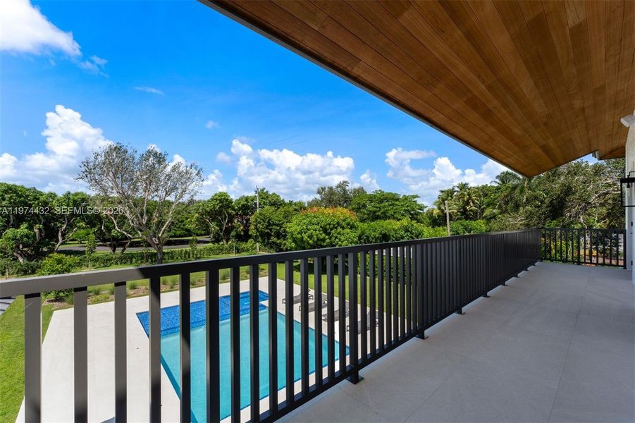 Exterior details and patio area of a home in , Miami (Image 26).