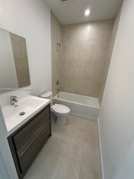 Furnished interior view inside a new home in , Dania Beach (Image 5).