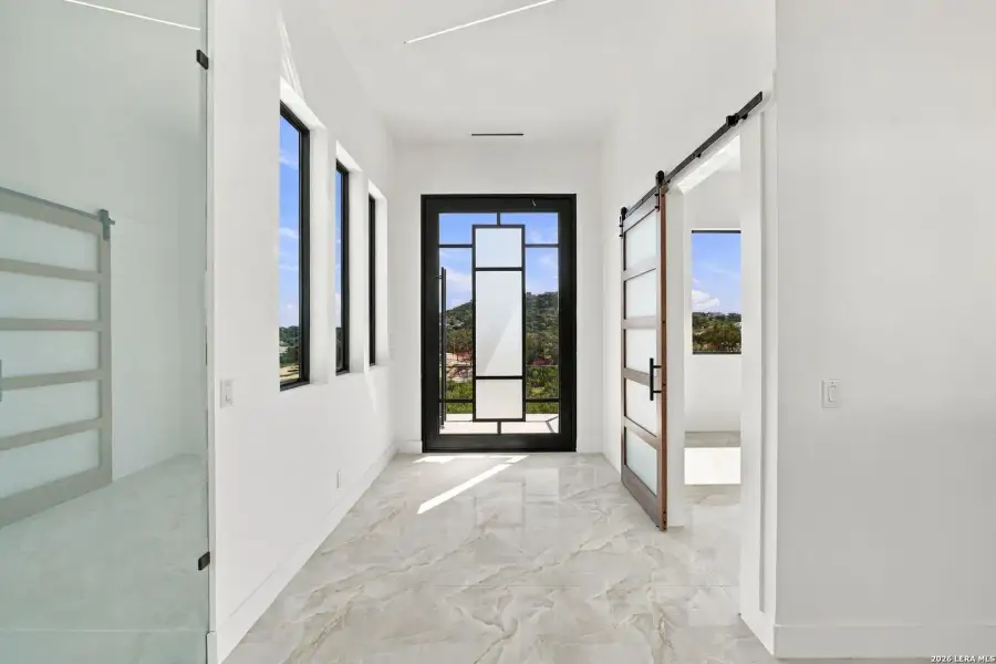 Spacious, unfurnished interior of a new home in , San Antonio (Image 100).