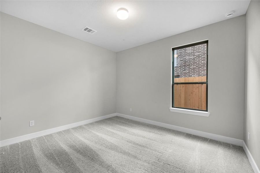 Spacious, unfurnished interior of a new home in Cross Creek West, Fulshear (Image 16).