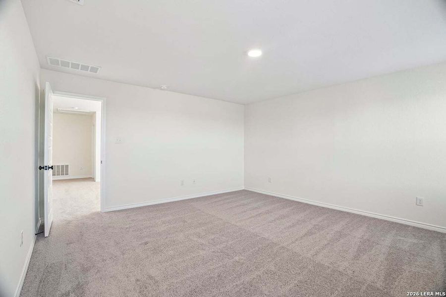 Spacious, unfurnished interior of a new home in Legend Heights - Heritage Collection, New Braunfels (Image 24).