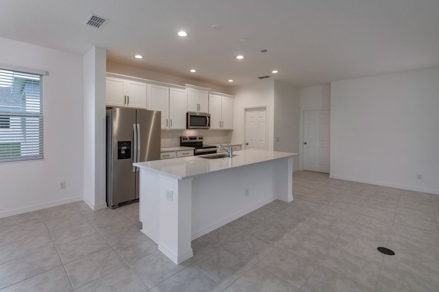 Modern Open-Concept Kitchen in Central Florida Home