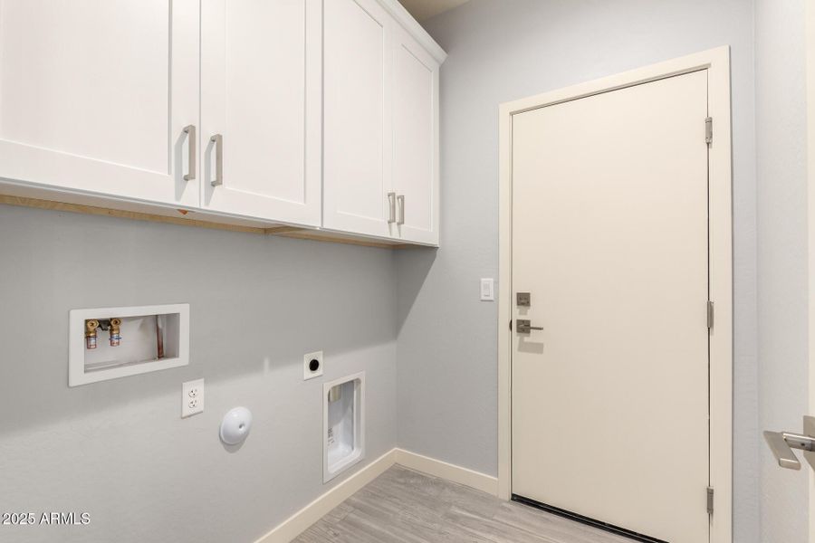 28 - Center 32210 28 - Center 32210