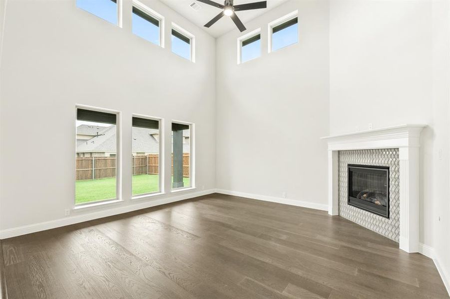 Spacious, unfurnished interior of a new home in The Oaks, Red Oak (Image 19).