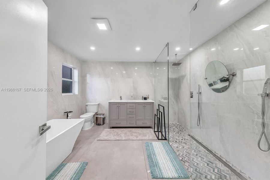 Furnished interior view inside a new home in , Fort Lauderdale (Image 16).