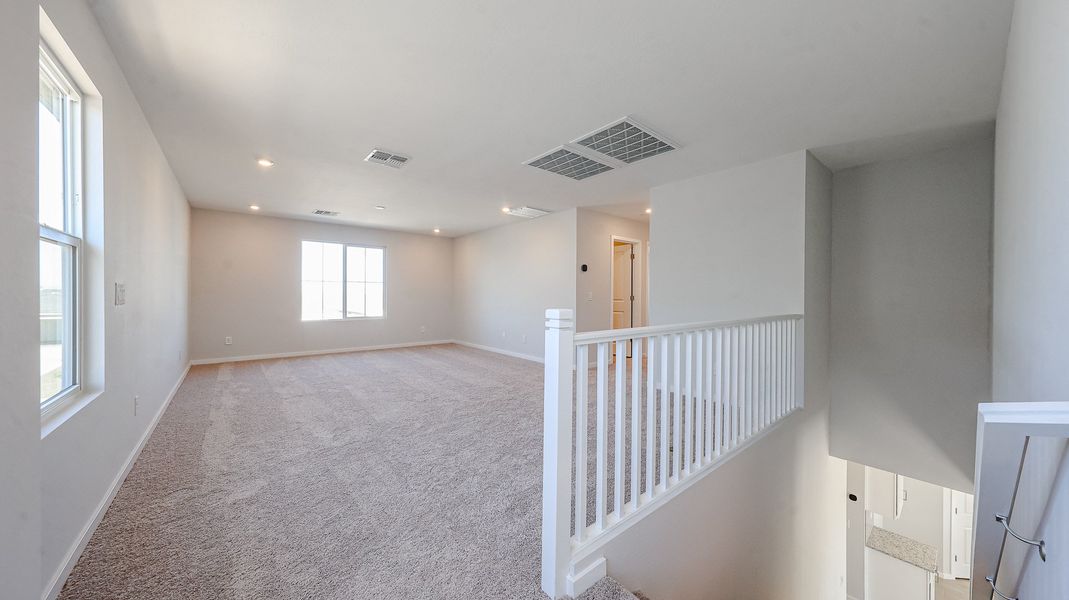 Spacious, unfurnished interior of a new home in Rancho Vista, Surprise (Image 14).