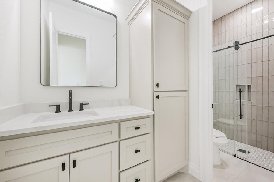 Furnished interior view inside a new home in , Angleton (Image 9).