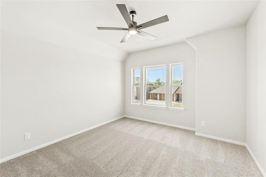 Spacious, unfurnished interior of a new home in Sunrise at Garden Valley, Waxahachie (Image 35). Spacious, unfurnished interior of a new home in Sunrise at Garden Valley, Waxahachie (Image 35).