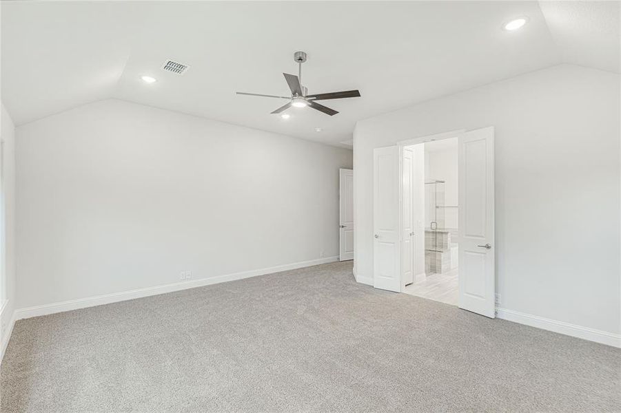 Spacious, unfurnished interior of a new home in Somerset Classic 70s & 80s, Mansfield (Image 26). Spacious, unfurnished interior of a new home in Somerset Classic 70s & 80s, Mansfield (Image 26).