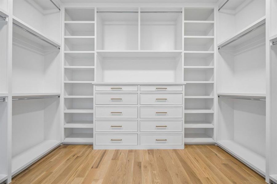 Spacious, unfurnished interior of a new home in , Dallas (Image 21).