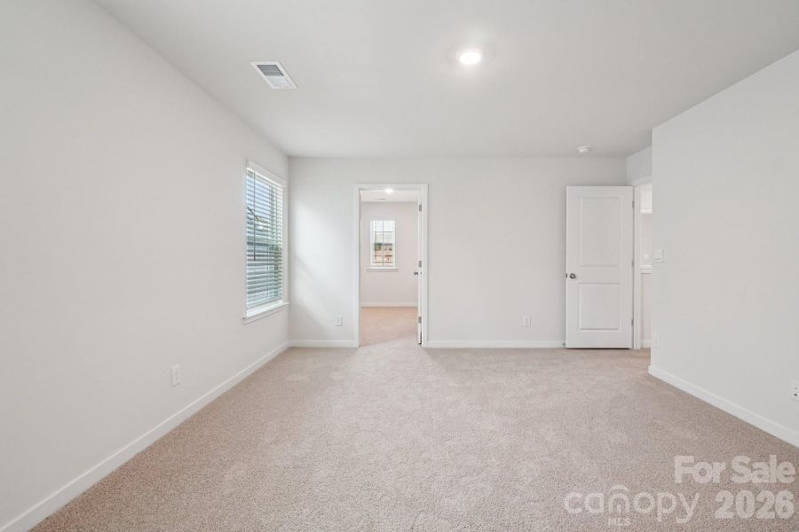 Spacious, unfurnished interior of a new home in Clark Creek Landing, Lincolnton (Image 23).