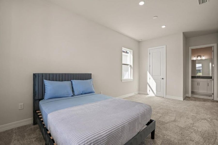 Furnished interior view inside a new home in , Orlando (Image 14).