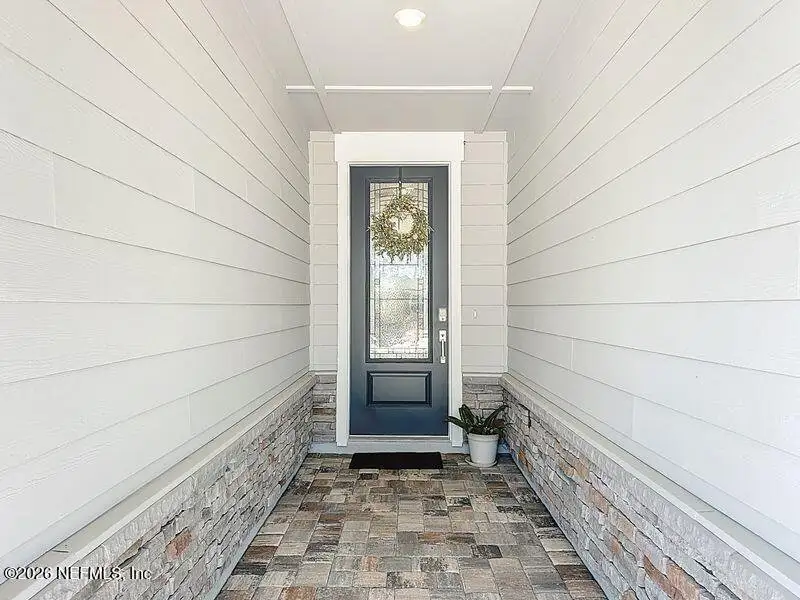 Exterior details and patio area of a home in , Ponte Vedra (Image 3).