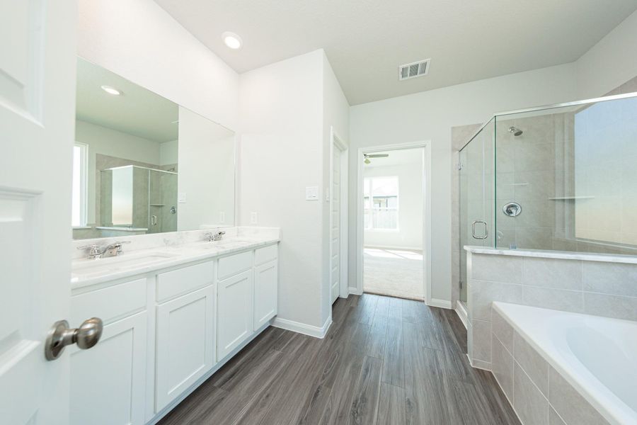 Furnished interior view inside a new home in Bluestem, Brookshire (Image 11).