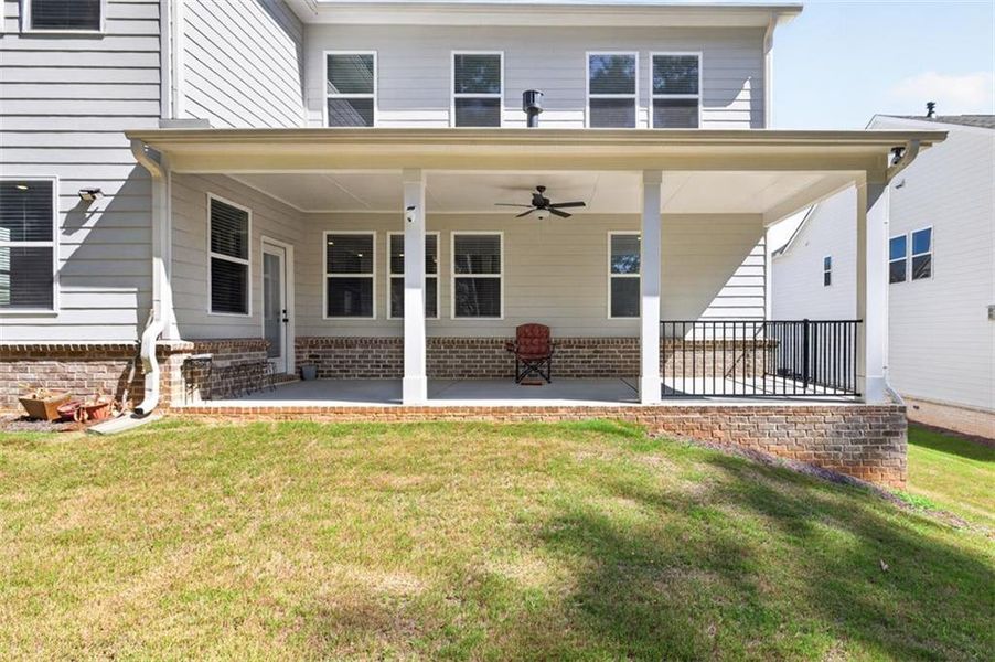 Exterior details and patio area of a home in Bailey Fence, Dacula (Image 4).