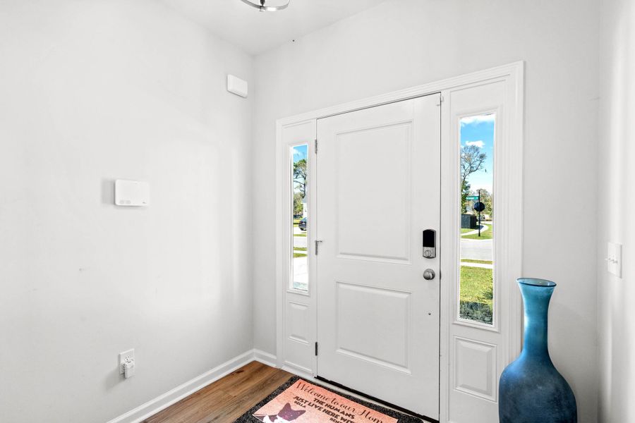 Spacious, unfurnished interior of a new home in , Beaufort (Image 20).