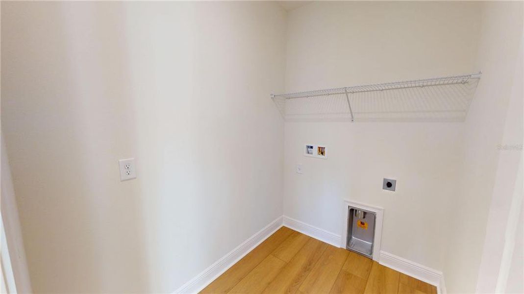 Spacious, unfurnished interior of a new home in Persimmon Park, Wesley Chapel (Image 14).