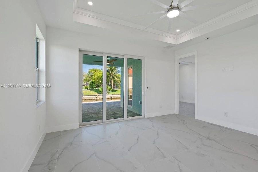 Spacious, unfurnished interior of a new home in , Cape Coral (Image 20).
