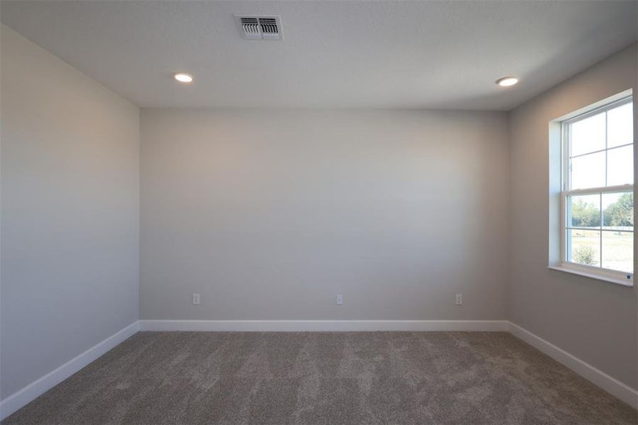 Spacious, unfurnished interior of a new home in Center Lake on the Park, St. Cloud (Image 28).