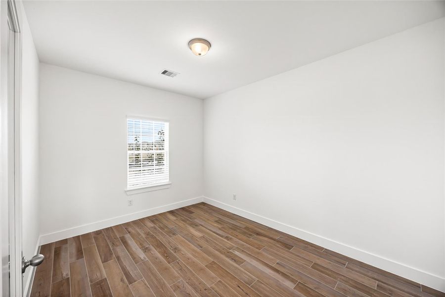 Spacious, unfurnished interior of a new home in River Ranch Meadows, Dayton (Image 12).