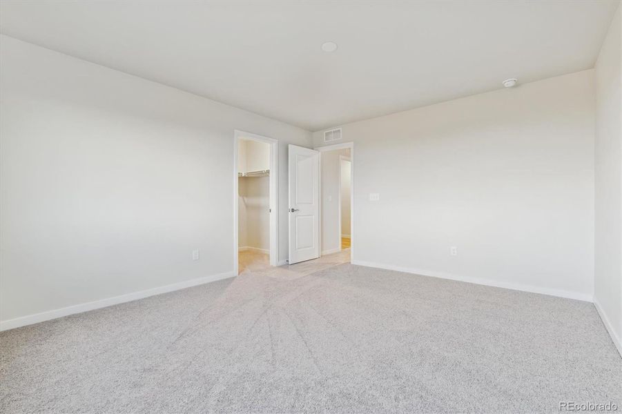 Spacious, unfurnished interior of a new home in Farmlore, Brighton (Image 19).