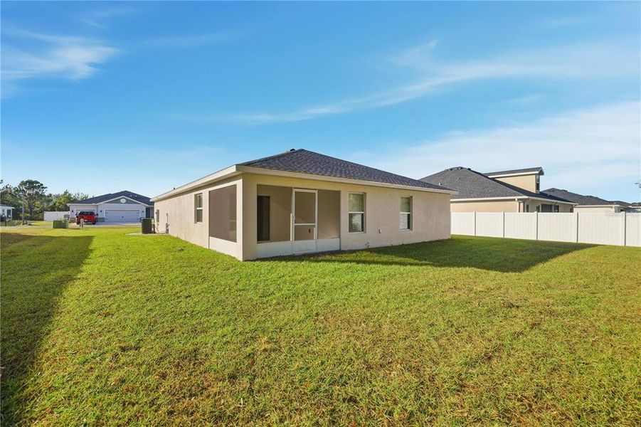 Exterior details and patio area of a home in , Ocala (Image 3).