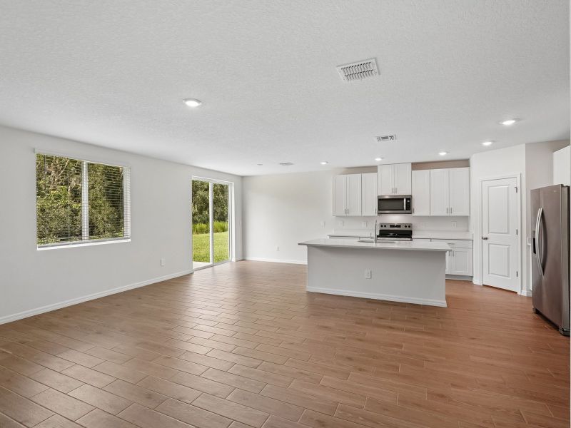 Spacious, unfurnished interior of a new home in Salt Meadows - Classic Series, Parrish (Image 10).