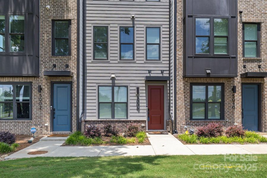 Exterior details and patio area of a home in , Charlotte (Image 21).