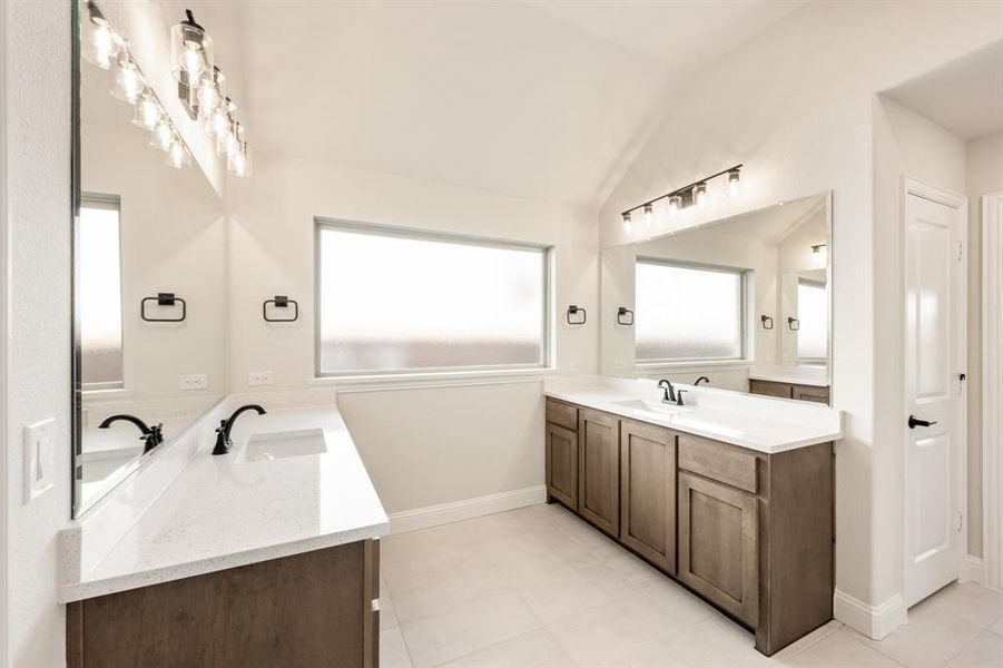 Furnished interior view inside a new home in The Retreat at North Grove 60, Waxahachie (Image 7). Furnished interior view inside a new home in The Retreat at North Grove 60, Waxahachie (Image 7).