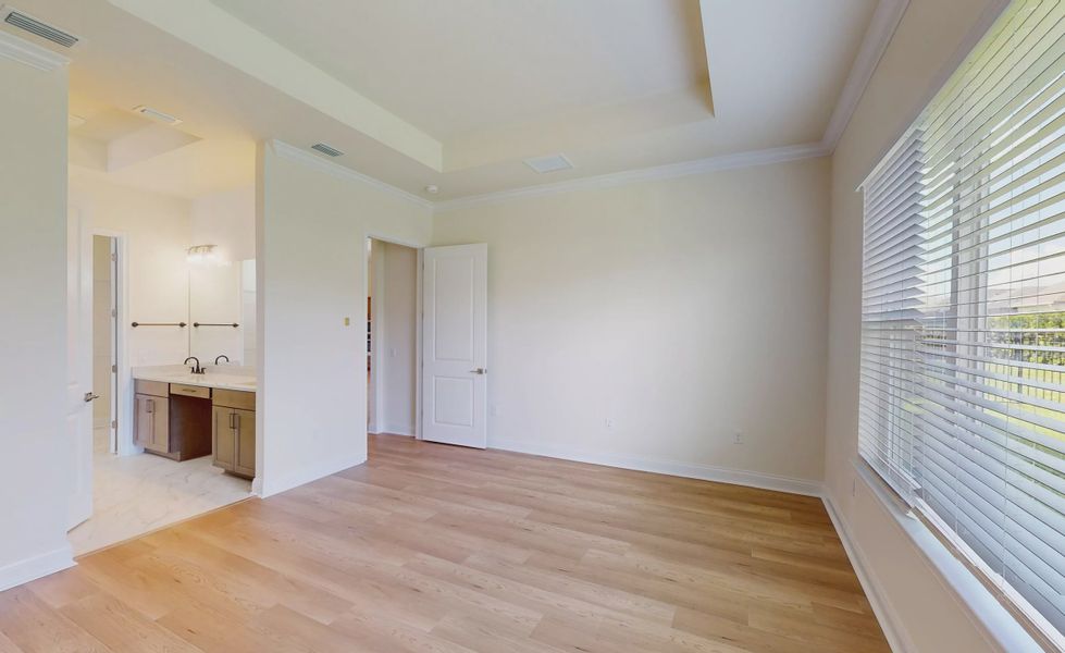 Spacious, unfurnished interior of a new home in Oakmont, Gainesville (Image 20).