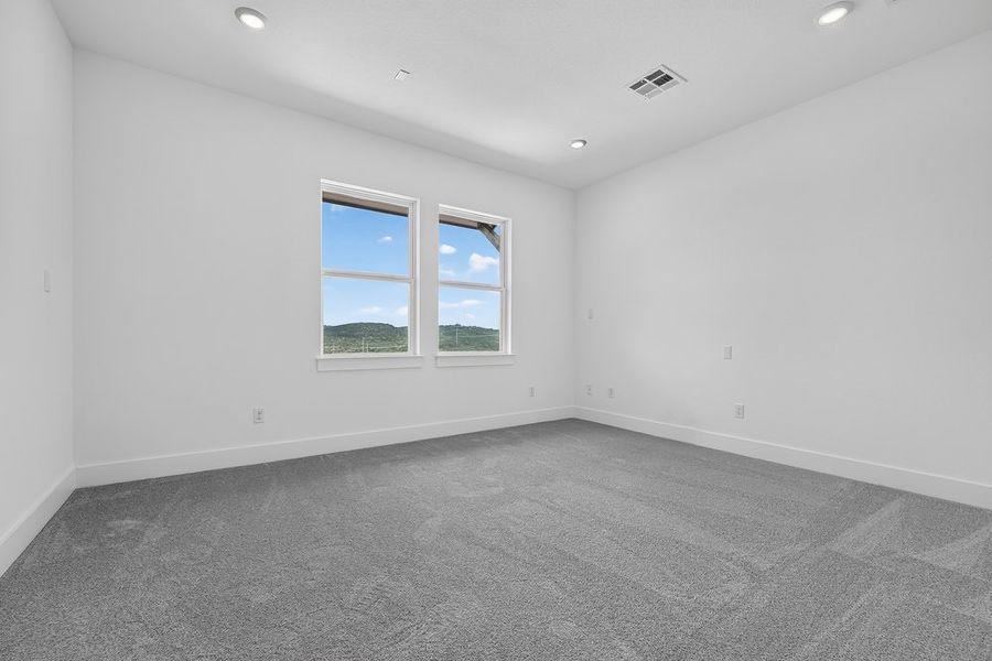 Spacious, unfurnished interior of a new home in Travisso, Leander (Image 20).