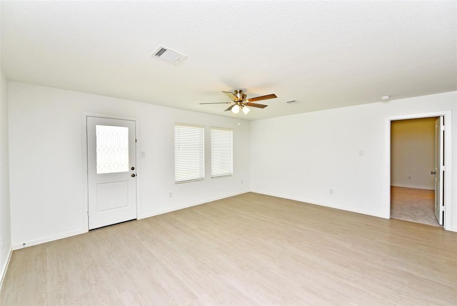 Spacious, unfurnished interior of a new home in Grand Oaks Reserve, Cleveland (Image 22). Spacious, unfurnished interior of a new home in Grand Oaks Reserve, Cleveland (Image 22).