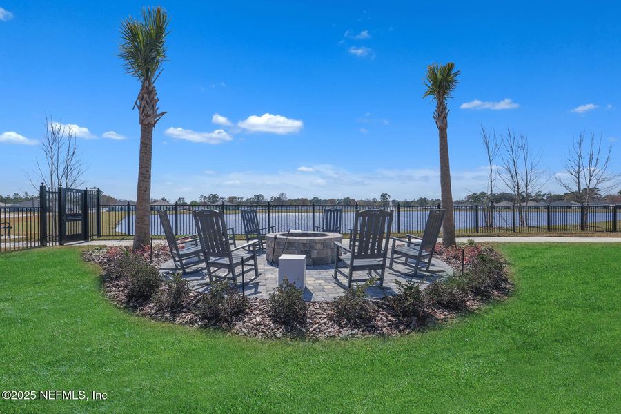 Image 29 of a home in Everlake at Mandarin.